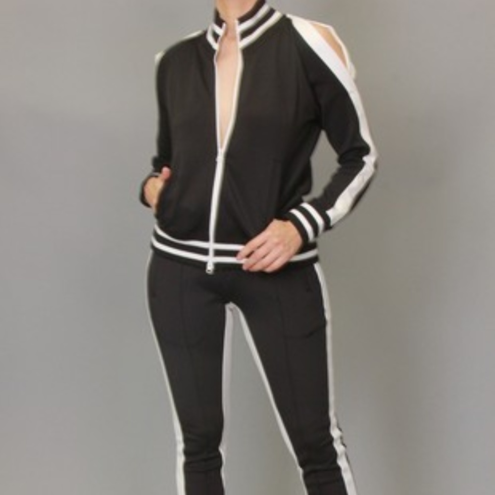 Shoulder's out 2 piece pants and jacket set